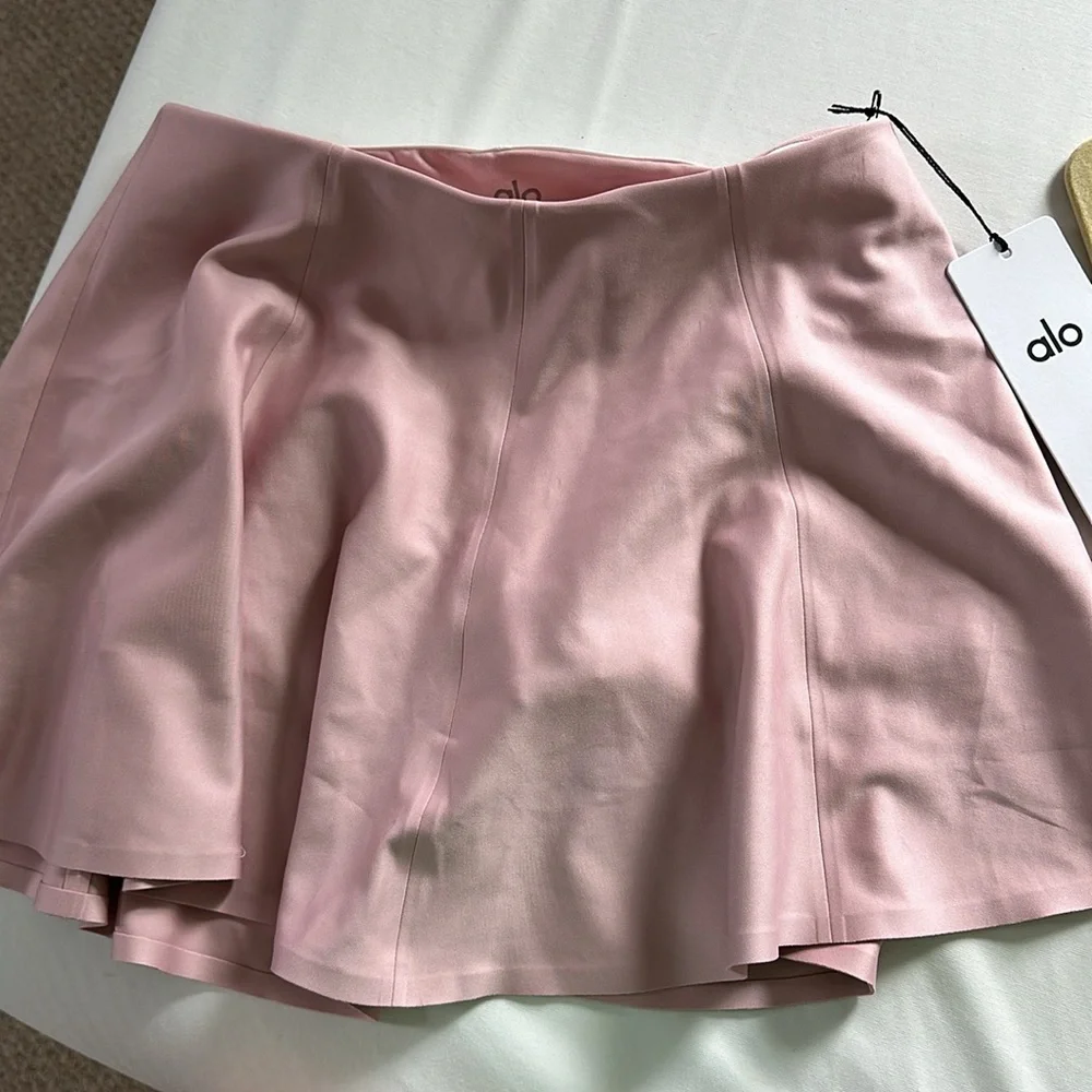 Alo yoga tennis skirt size S new with tag pink.